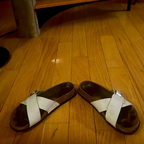 White Birkenstocks | Women’s size 10-10.5 - Picture 5 of 6